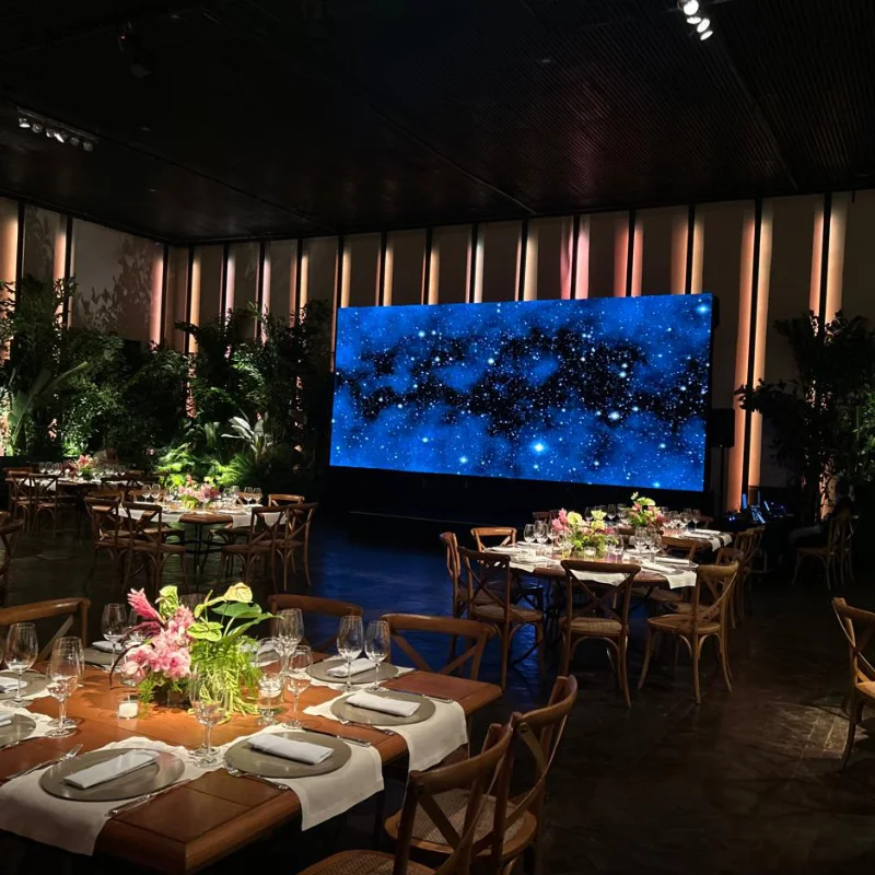 Iluminação cênica em evento produzido pela LM Light Pro